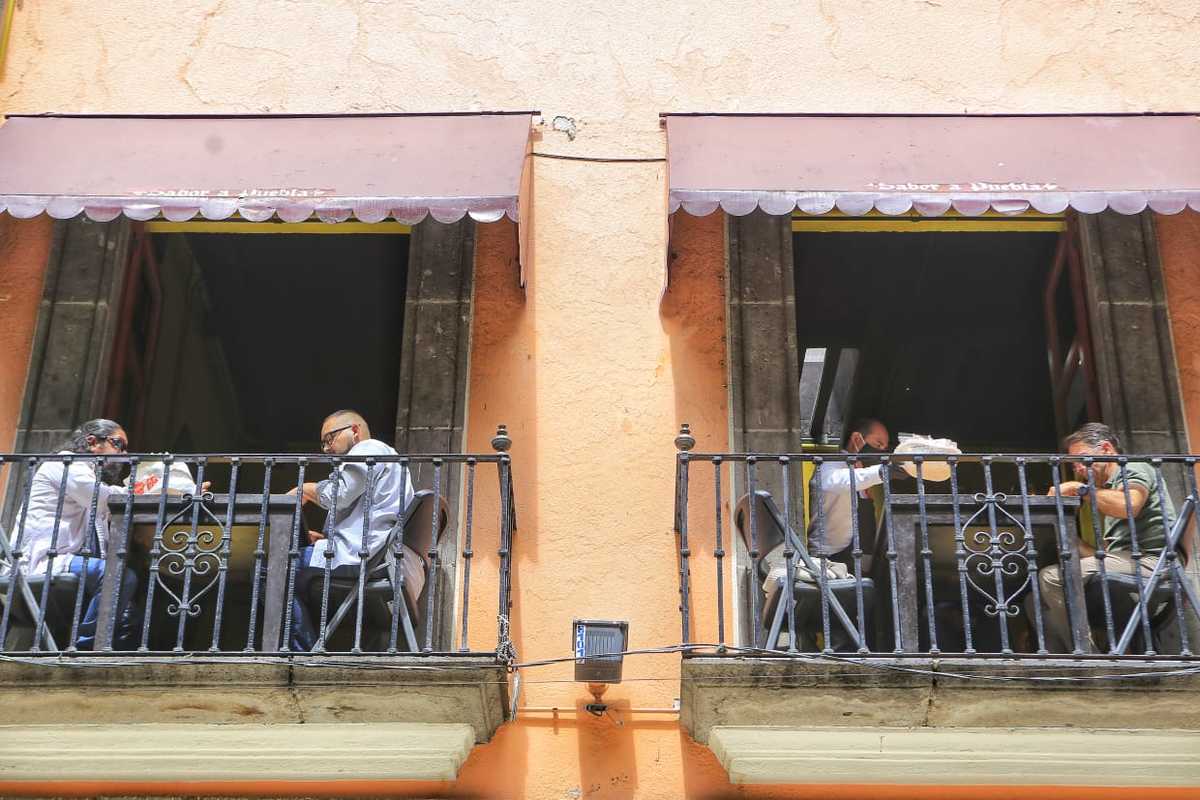 Reapertura de restaurantes en domingo. (Andrés Lobato)