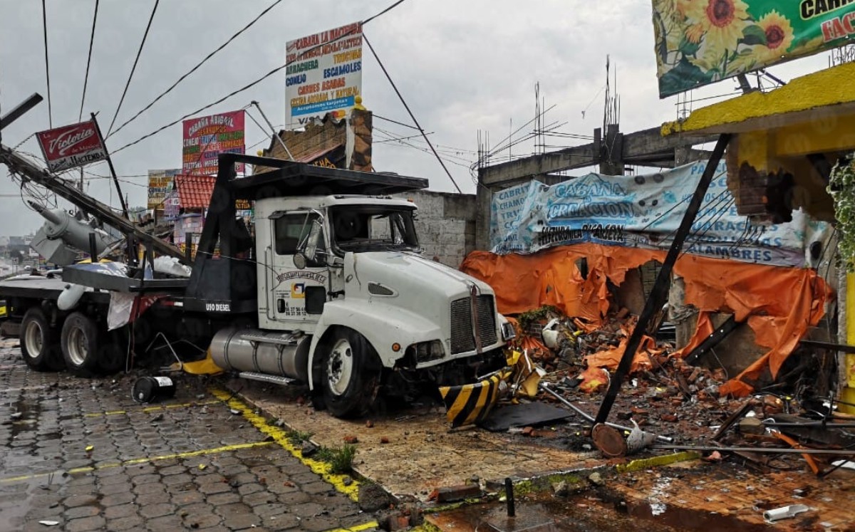 El choque no afectó el tránsito por la carretera. (Jorge Becerril)