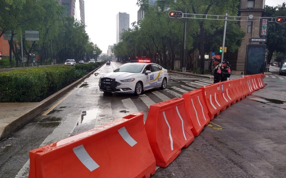 Mantienen plantón en Reforma y afectan servicio en L4 y 7 del Metrobús