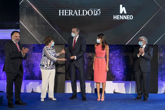 Fernando Yarza, Doña Pilar de Yarza, presidenta editora Heraldo de Aragon, rey Felipe, reina Letizia y Don Fernando de Yarza Mompeón, vicepresidente d