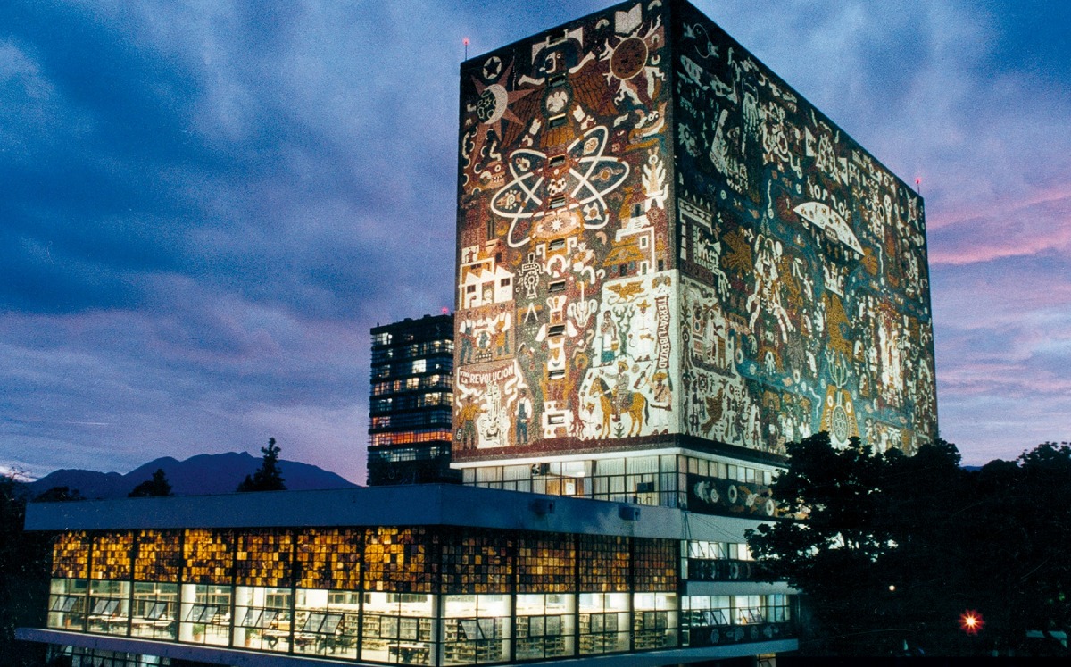 El mural 'Representación histórica de la cultura', de Juan O'Gorman, adorna la Biblioteca Central. (UNAM)