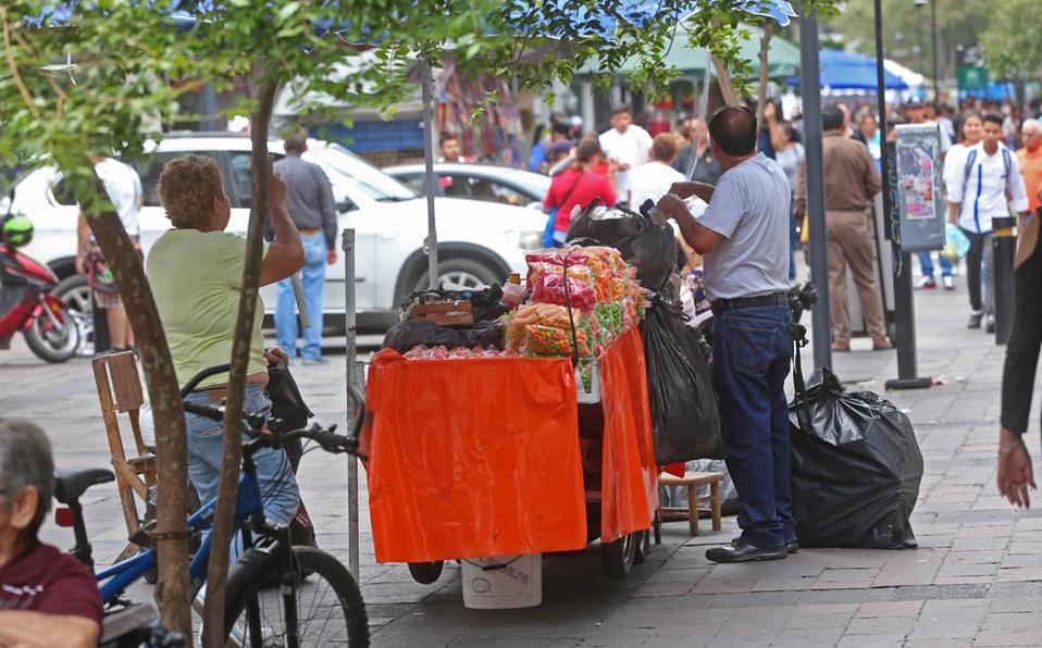Los comercios ambulantes no se han ido del Centro. (Diana Barajas)