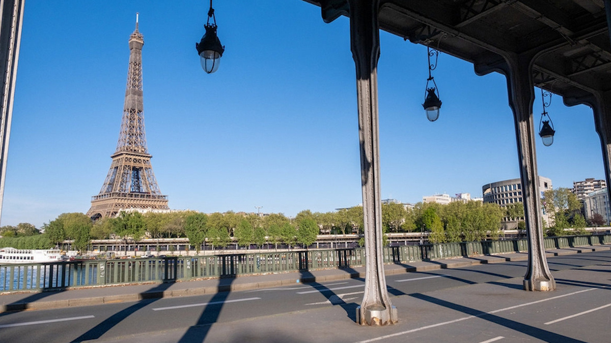 Desalojan Torre Eiffel en París por presunta amenaza de bomba