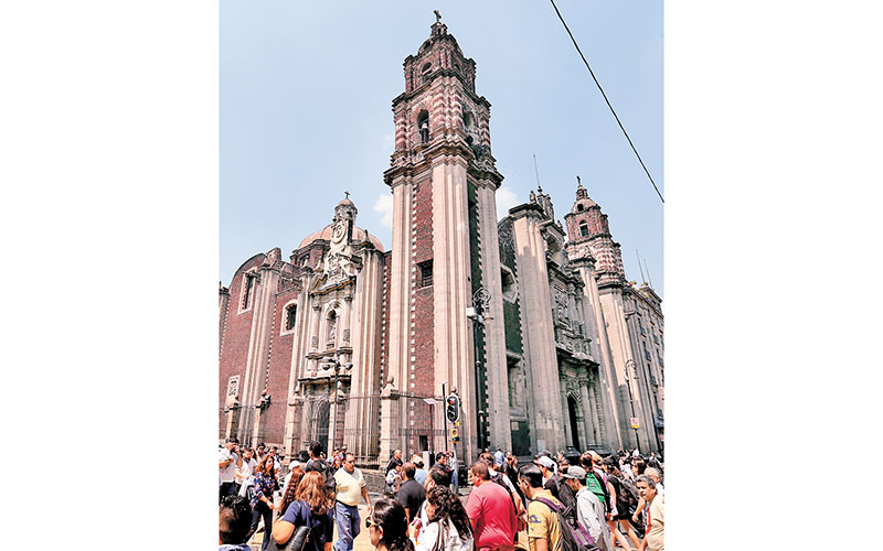 El templo de La Profesa, entre las restauraciones. (Javier Ríos)