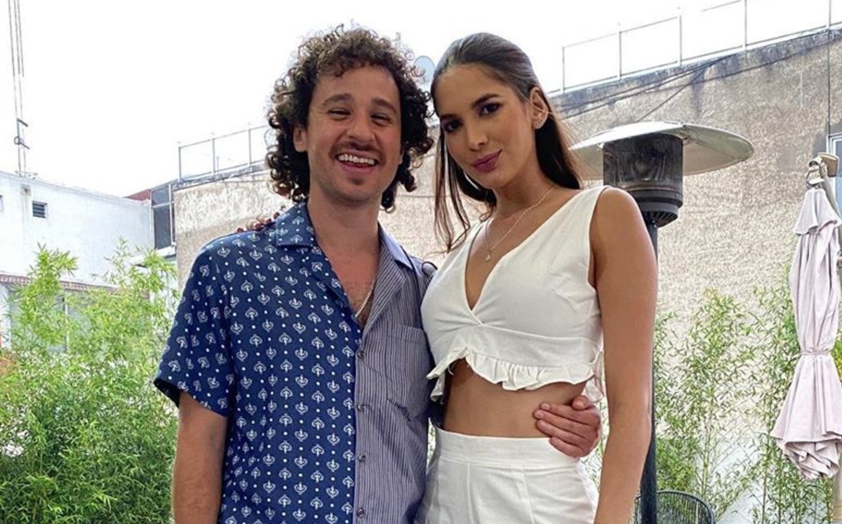 Luisito Comunica desata críticas tras recrear polémica foto con su novia (Instagram).
