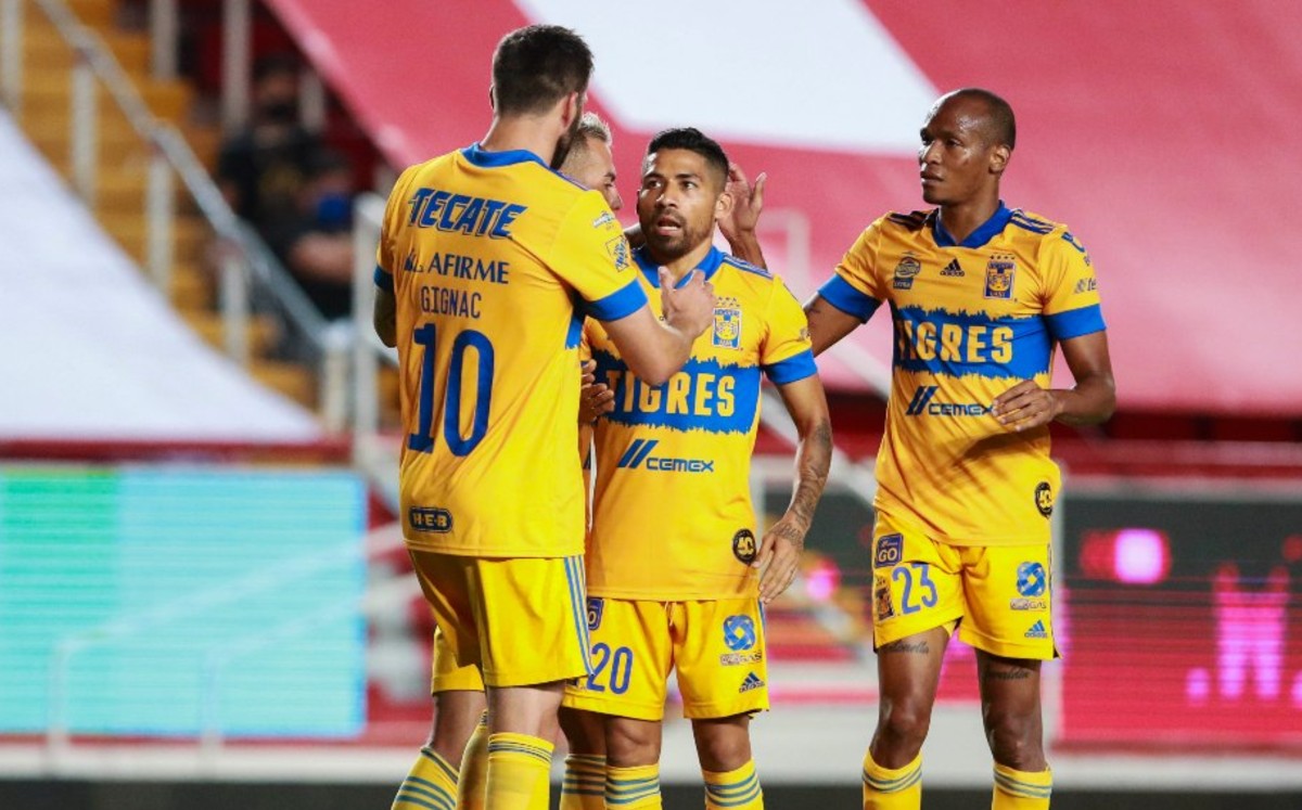 Ricardo Ferreti mueve sus piezas para hallar el once inicial para el 'Clásico Regio' (Imago7)