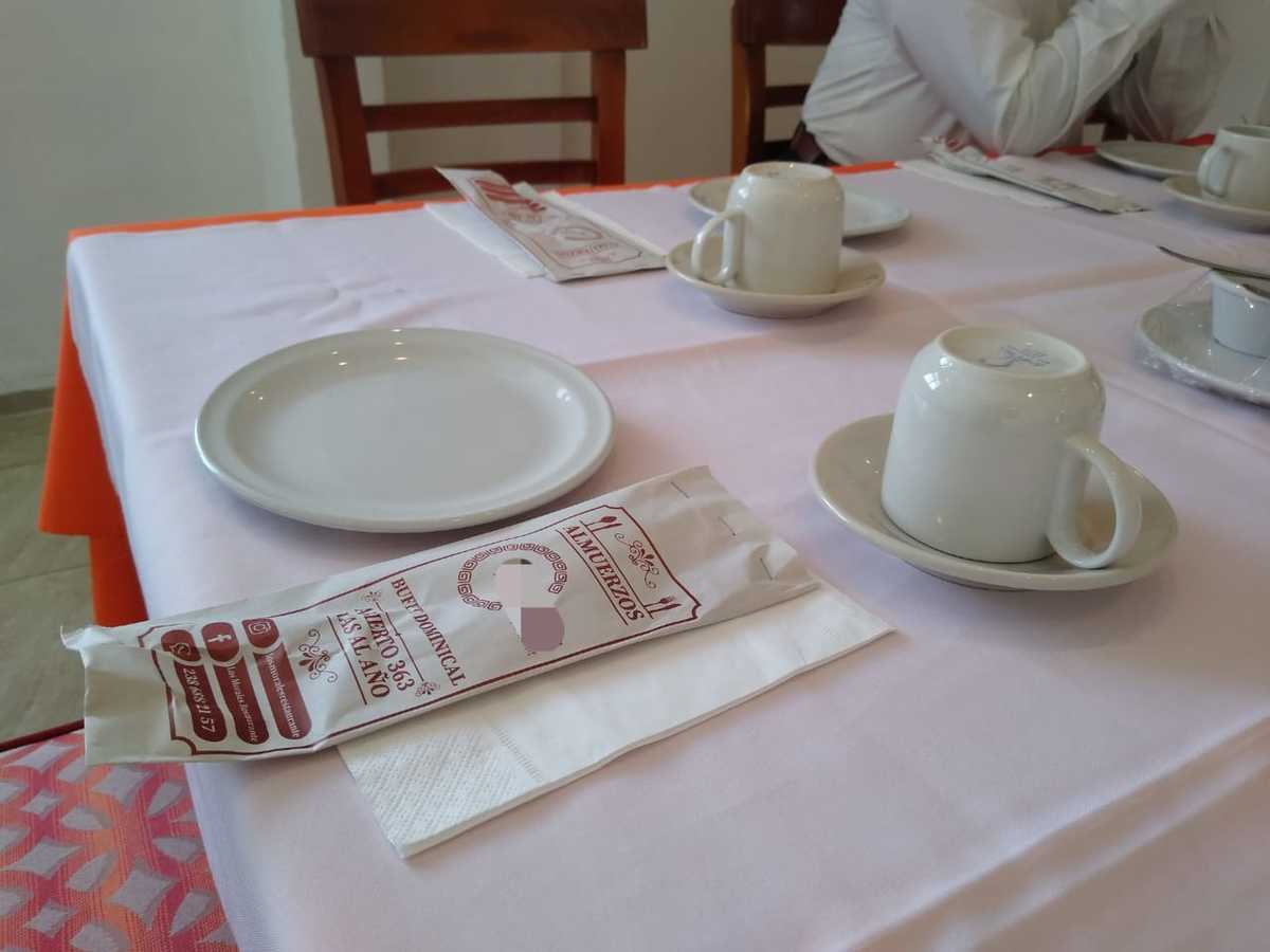 Capacitan a restaurenteros de la ciudad. (Apolonia Amayo)