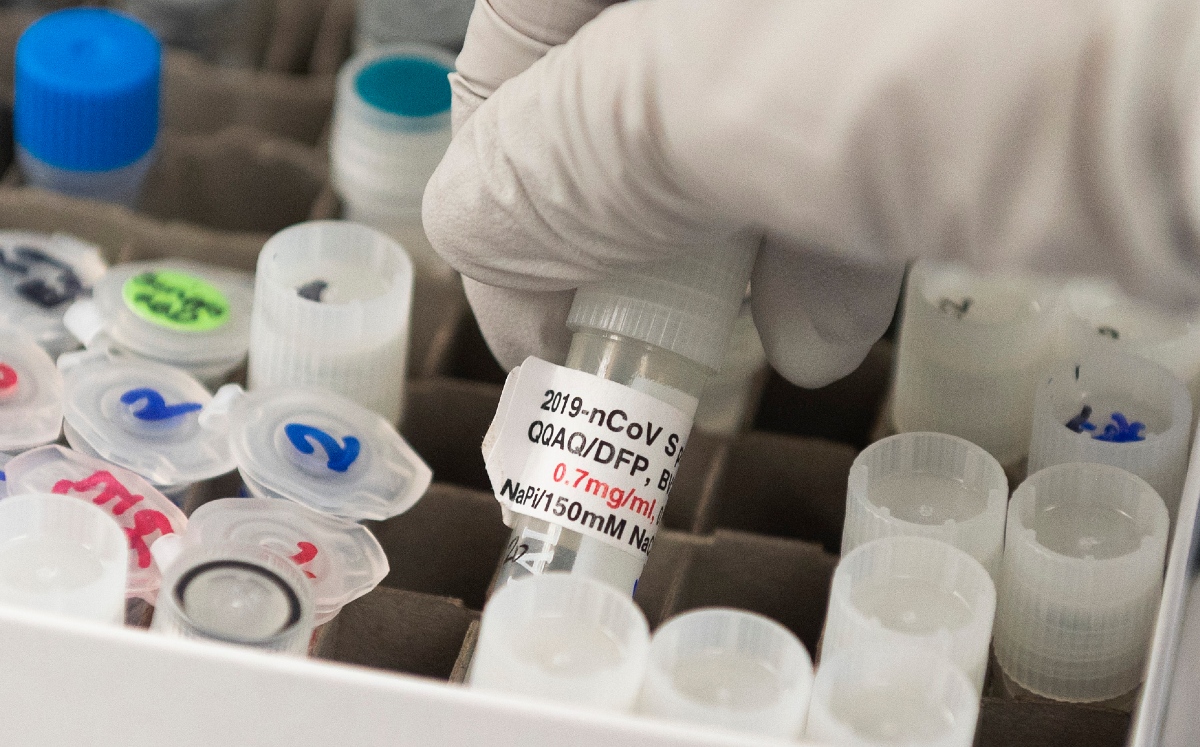 México se suma a Covax para coompra de vacuna contra covid-19. (AFP)