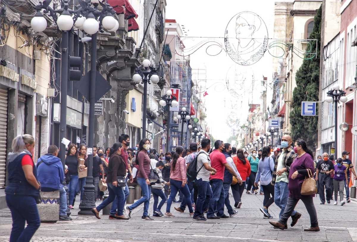 Las calles del primer cuadro de la ciudad lucieron a su máximo nivel. (Melanie Torres)