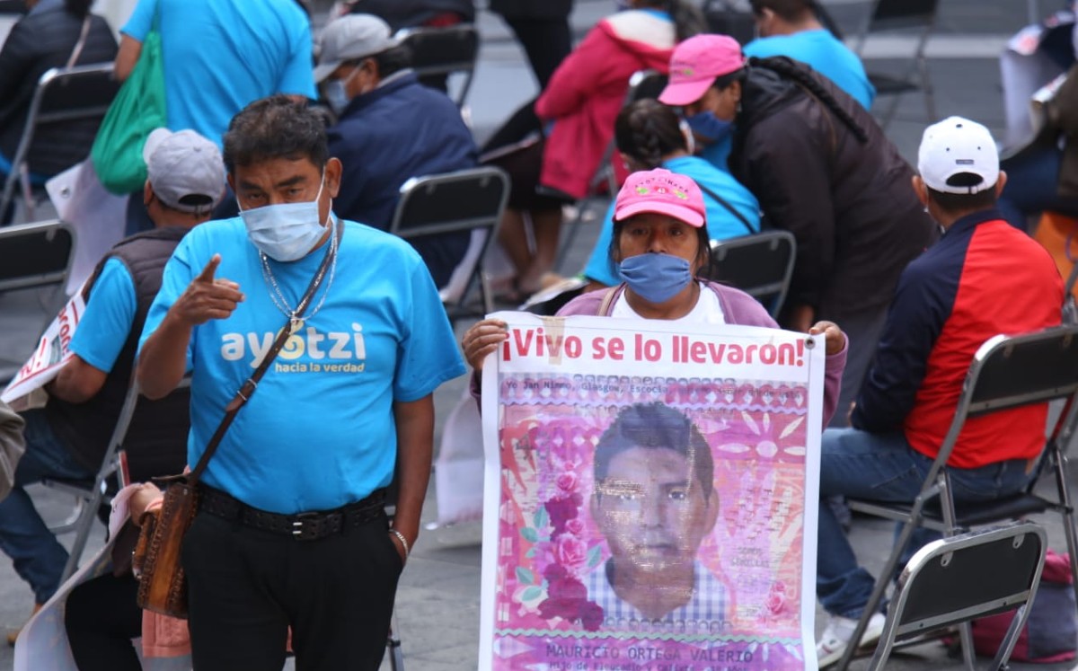 Familiares de normalistas desaparecidos asisten al informe a seis años del caso Iguala. (Juan Carlos Bautista)
