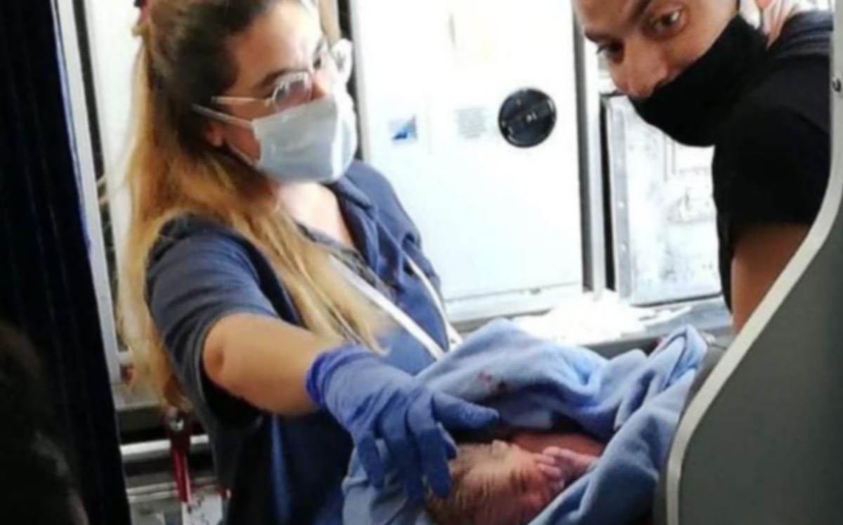 La mujer volaba de El Cairo a Londres (Twitter).