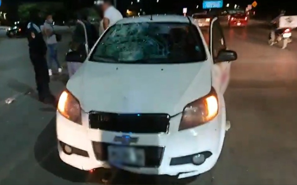 Atropellan a reportero. | Imagen: Captura de pantalla del portal Tilde