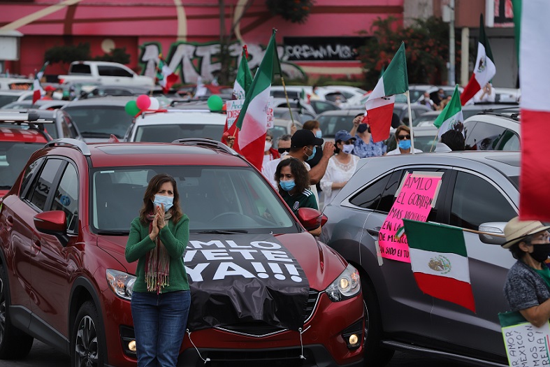 Protestantes de FRENAAA se manifiestan por sexta vez en Guadalajara contra AMLO (Fernando Carranza)