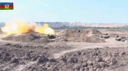 Caen dos proyectiles en Irán, que urge al diálogo entre Armenia y Azerbaiyán. (AFP)