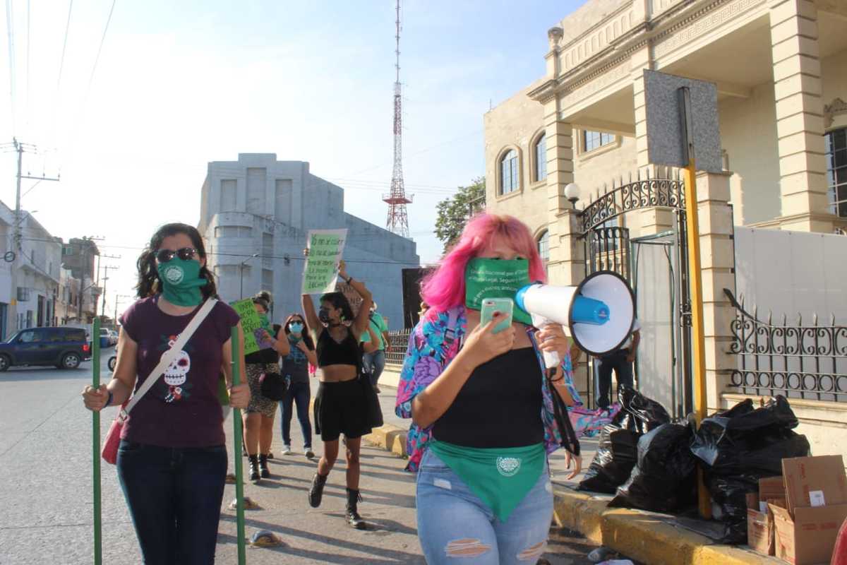 Colectiva Feminista marcha en Tampico