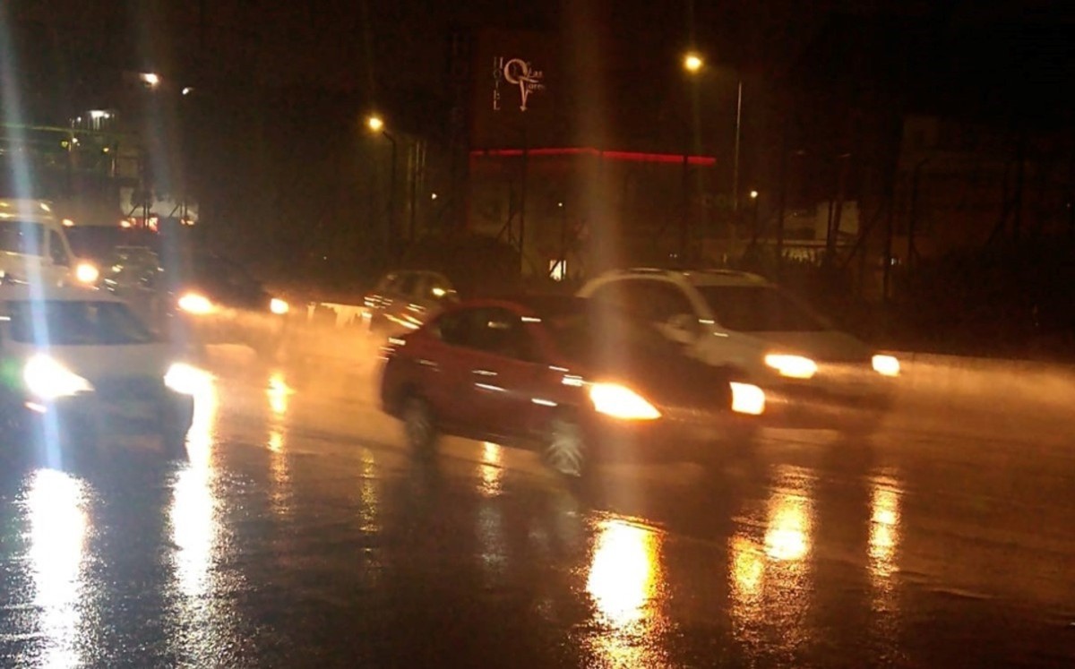 ¡Aguas! Hay lluvia ligera en 9 alcaldías de CdMx; Metro reporta servicio lento