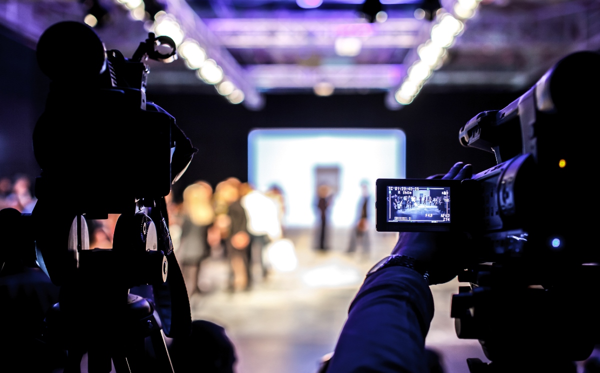 Comercial en televisión. (Shutterstock)