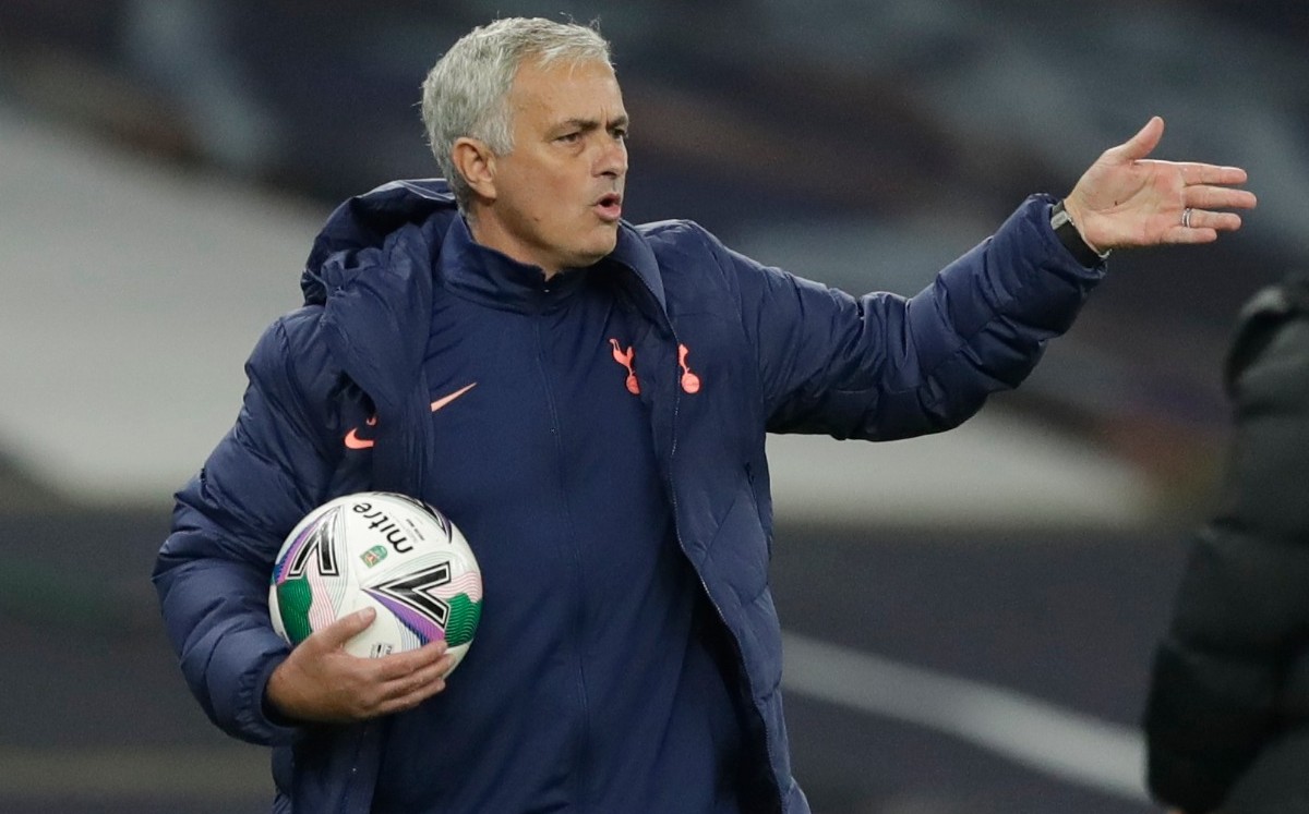 José Mourinho sacó a Eric Dier del baño en pleno partido (Reuters)