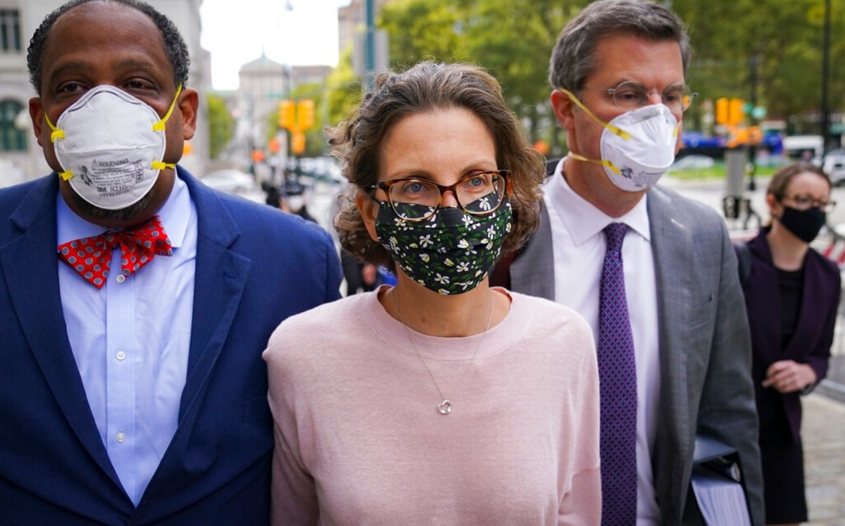 Bronfman  se declaró culpable en  2019 de robo de identidad y reclutar mujeres mexicanas para NXIVM. (AP)