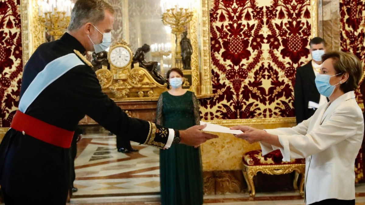Embajadora de México en España presenta cartas credenciales al rey Felipe VI