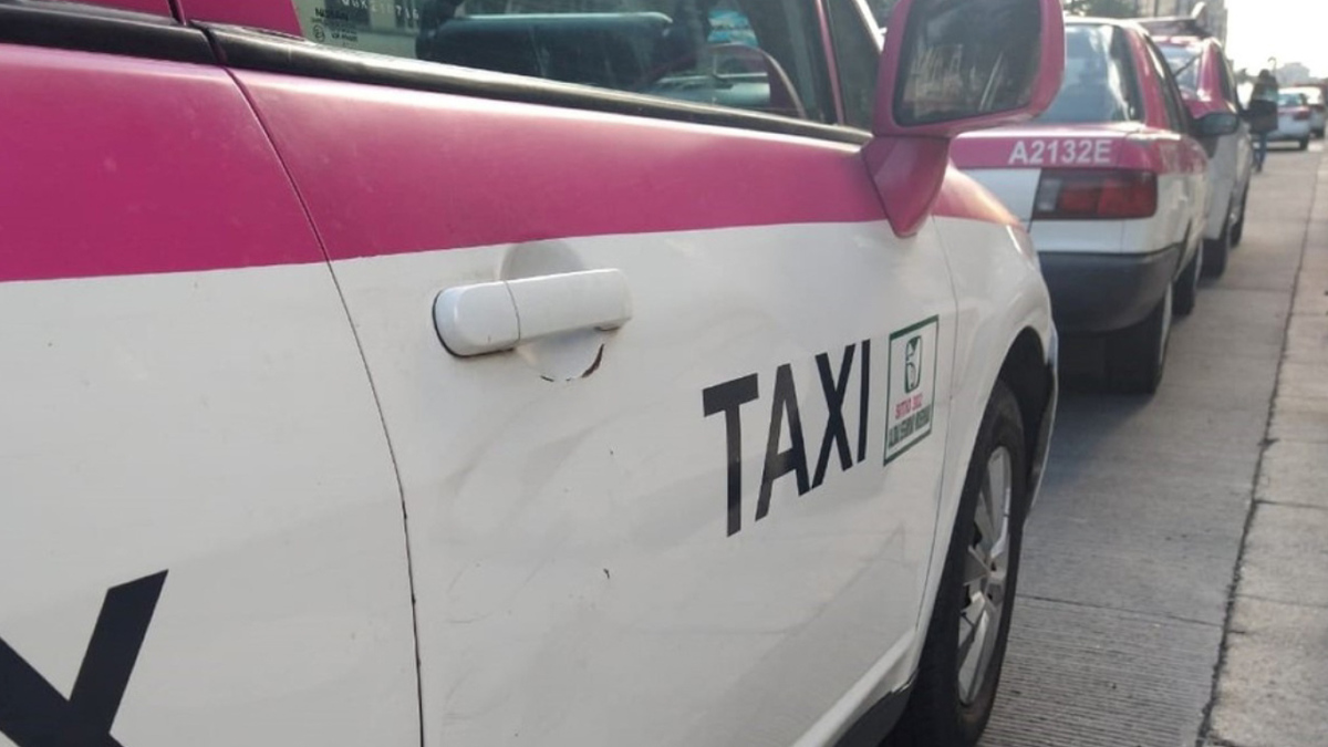 Taxistas de CdMx marchan rumbo a la Segob; exigen apoyos económicos