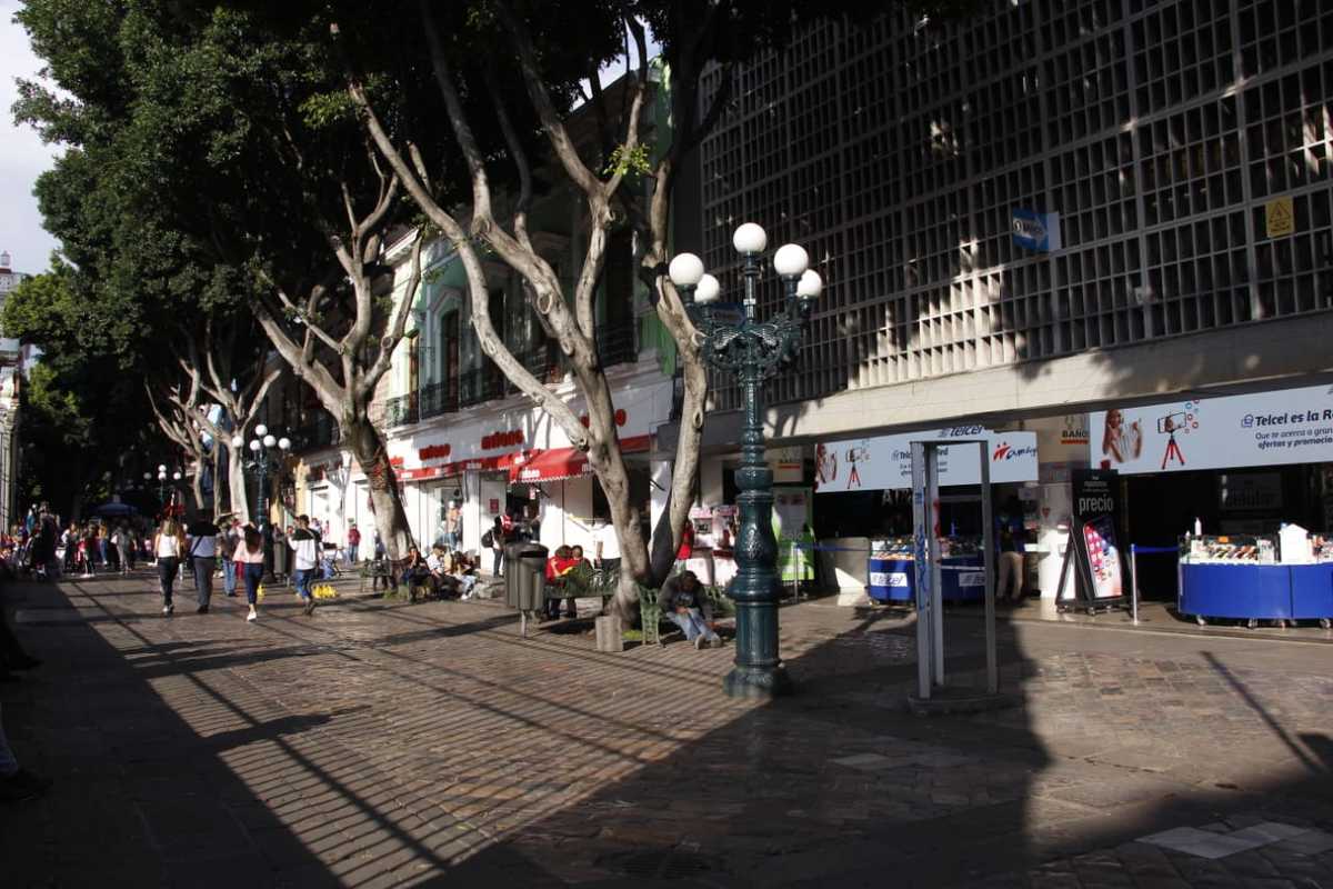 Vista de la calle 5 de mayo que el Ayuntamiento de Puebla pretende intervenir.   (Melanie Torres)