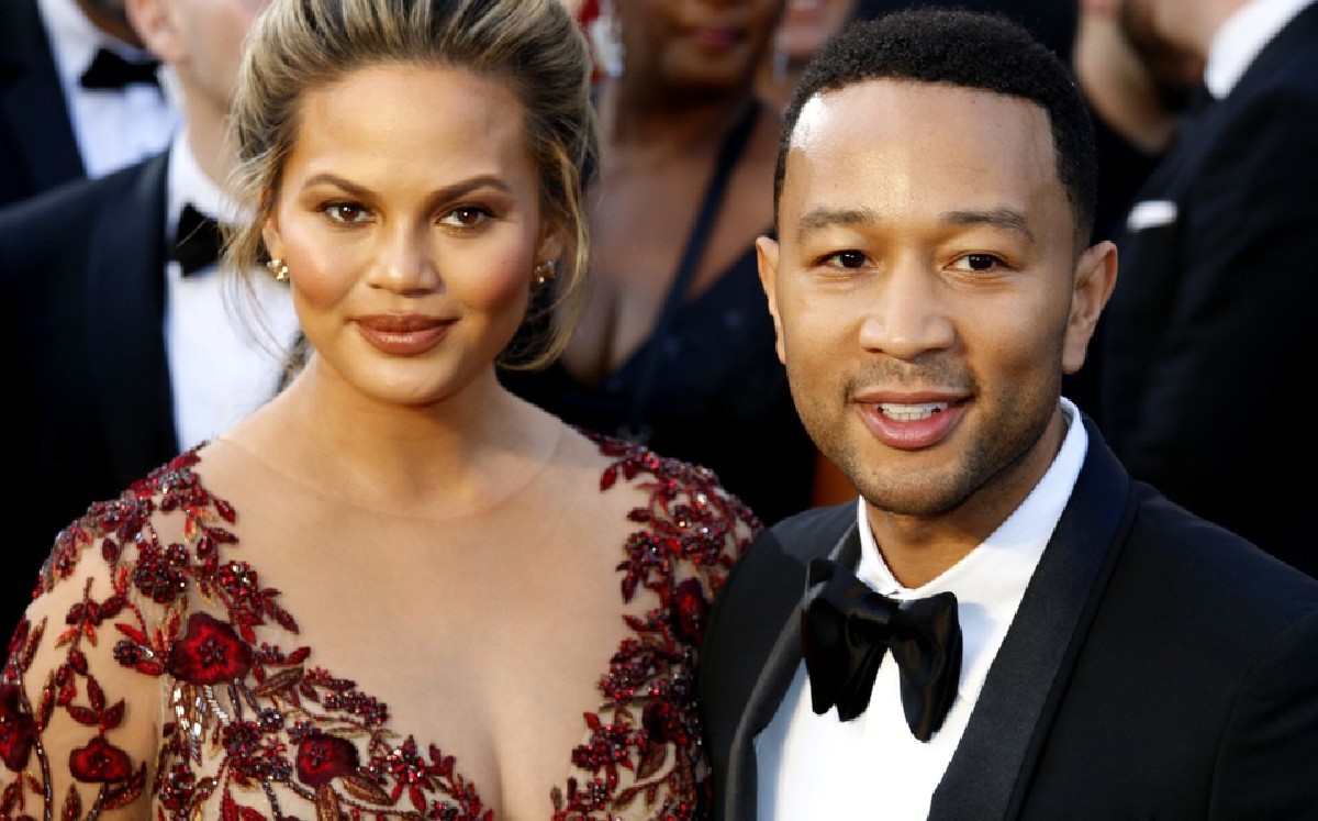 Sufren Chrissy Teigen y John Legend la pérdida de su bebé
