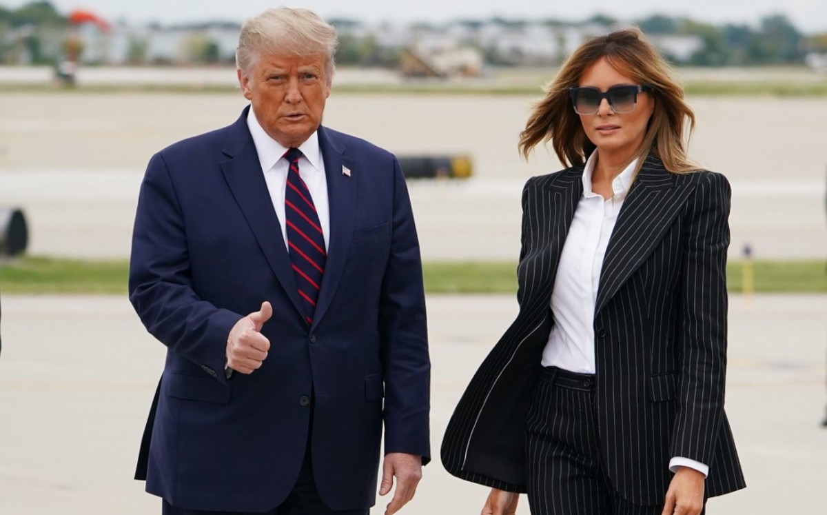 "Esta noche, la Primera dama y yo dimos positivo de covid-19", anunció Trump en sus redes sociales. (AFP)