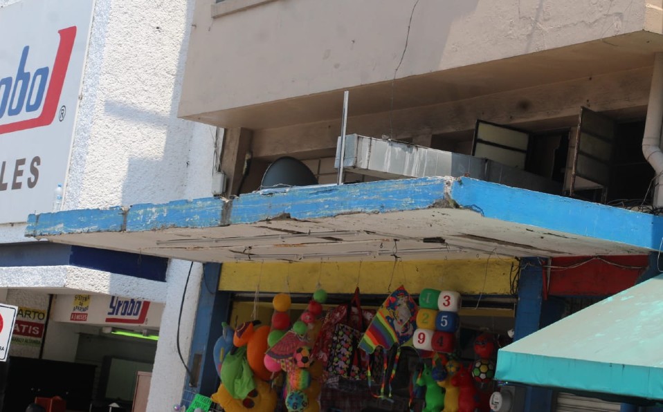 Marquesina dañada en Tampico.