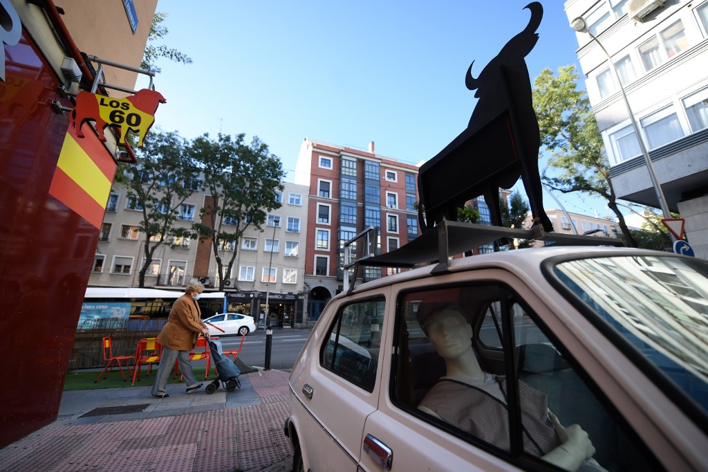 España se encuentra en la segunda ola de covid-19, que ha estado afectando a Madrid y Barcelona, principalmente. (AFP)