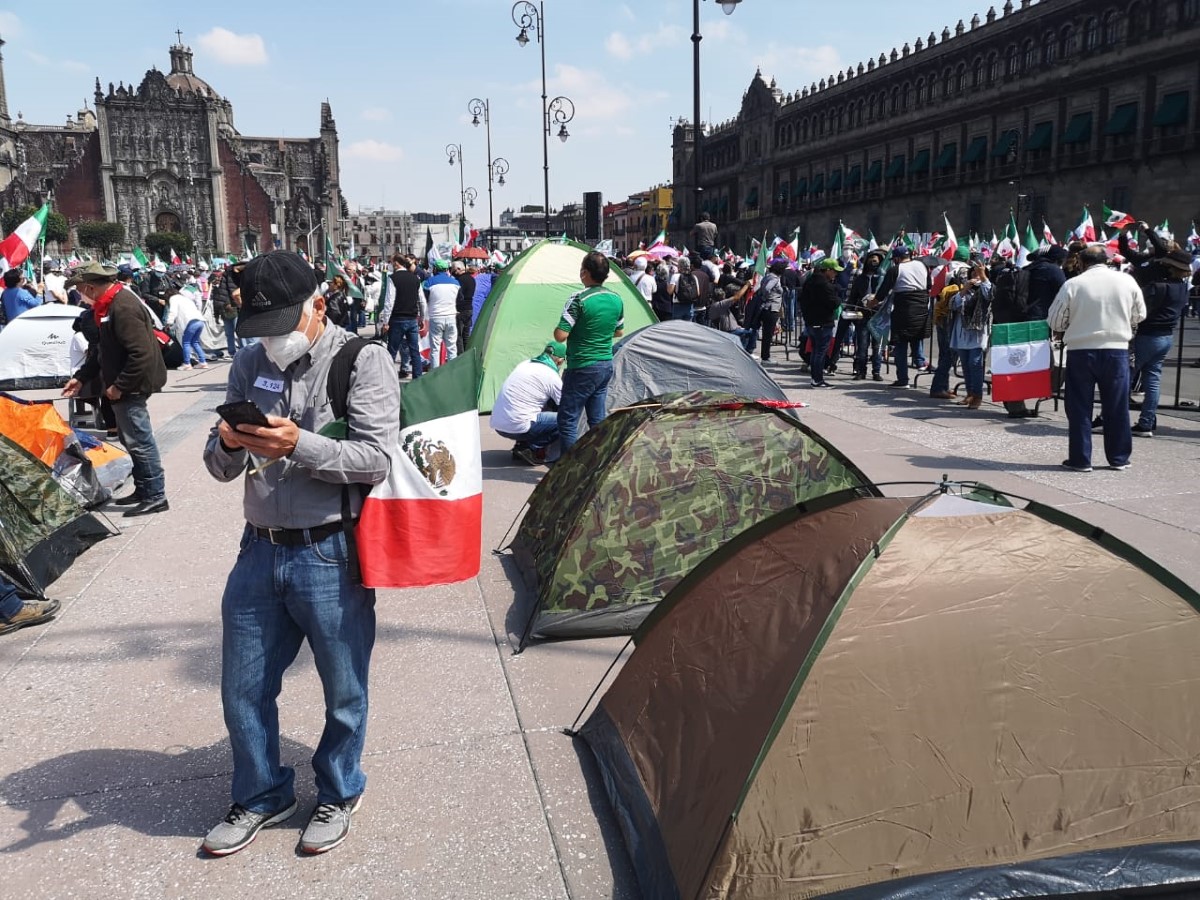 FRENAAA amplió su plantón en el Zócalo de CdMx. | Francisco Mejía