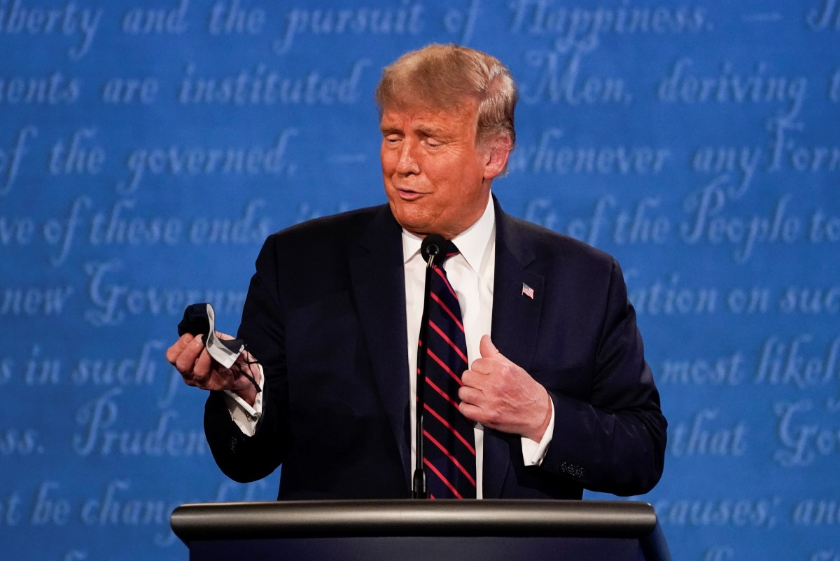 Trump recibió un tratamiento experimental antes de ser llevado al Hospital Militar Nacional. | AP