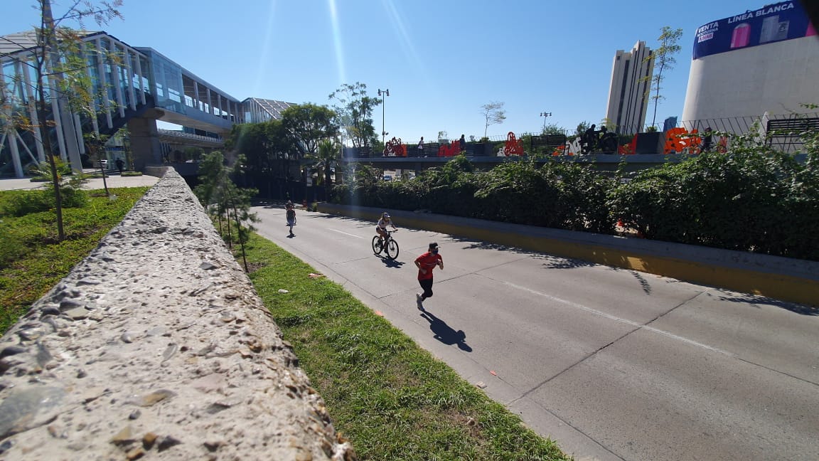 Vecinos acuden a realizar ejercicio siguiendo las medidas sanitarias (Erick Breguer)