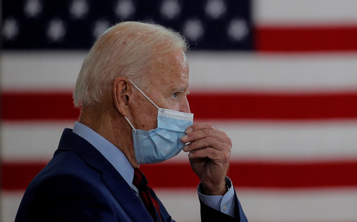 Joe Biden arremetió contra Donald Trump, por afirmar que no hay que tenerle "miedo" al covid-19. (Reuters)