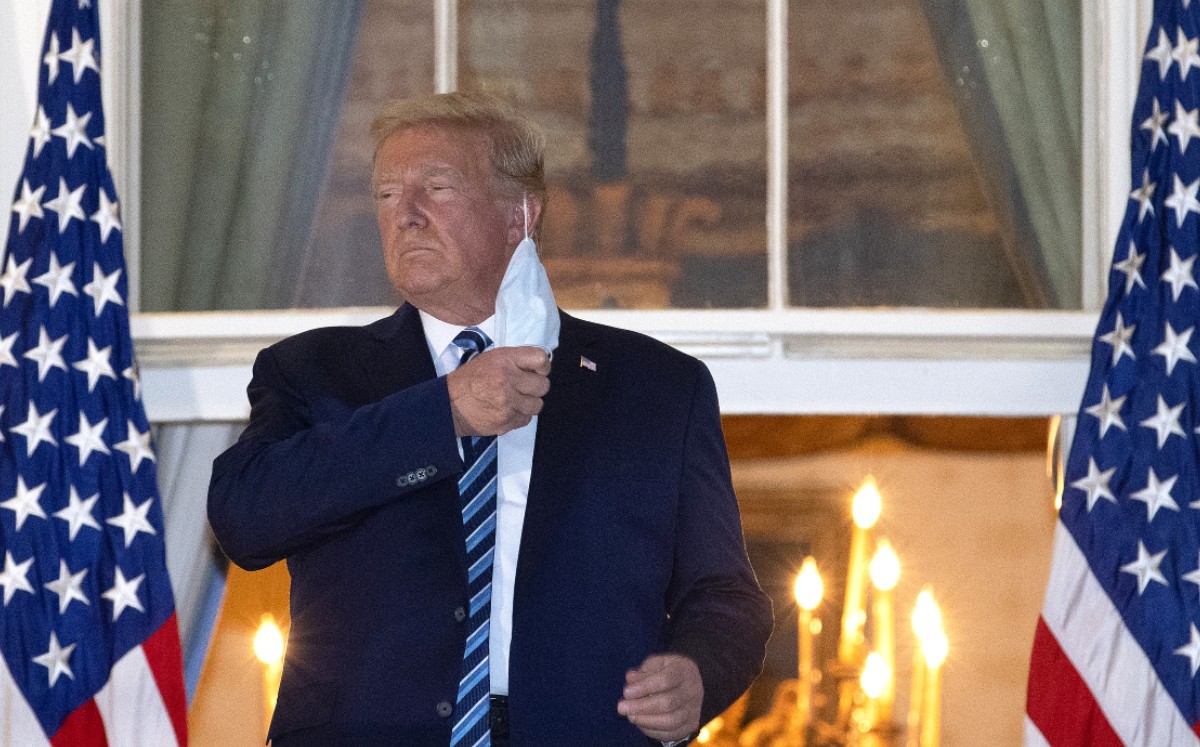 El presidente de EU, Donald Trump, seguirá el tratamiento médico para recuperarse de covid-19 en la Casa Blanca. (AFP)