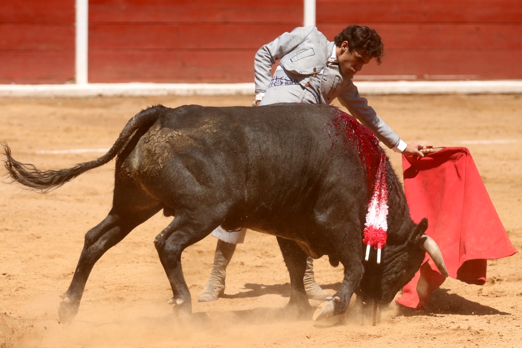 El matador poblano cumplió con tres destacadas faenas. (Especial)