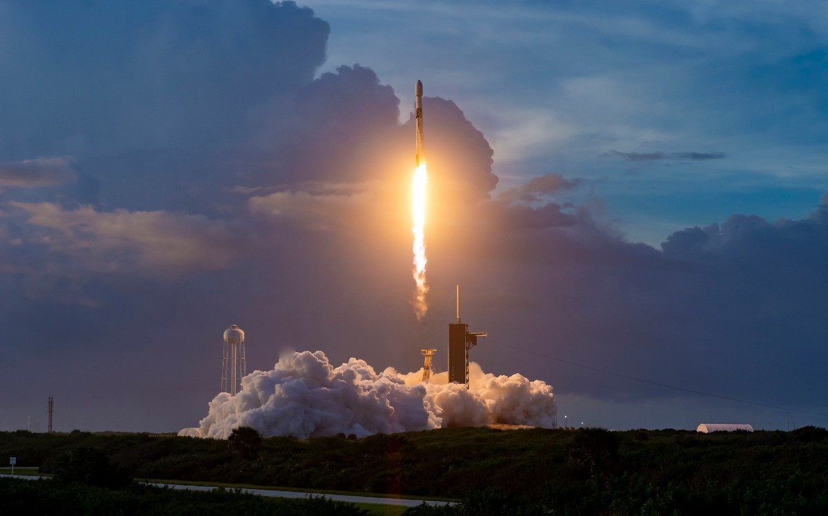 SpaceX lanza con éxito grupo de 60 satélites del proyecto Starlink ...