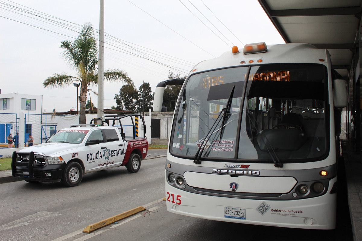 Detalles de una unidad de la Red Urbana de Transporte Articulado. (Agencia Enfoque)