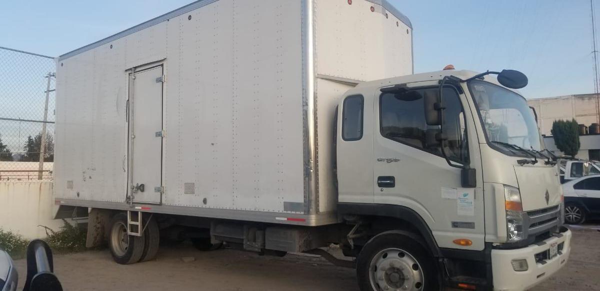 Los agentes recuperaron el camión de carga. (Especial)