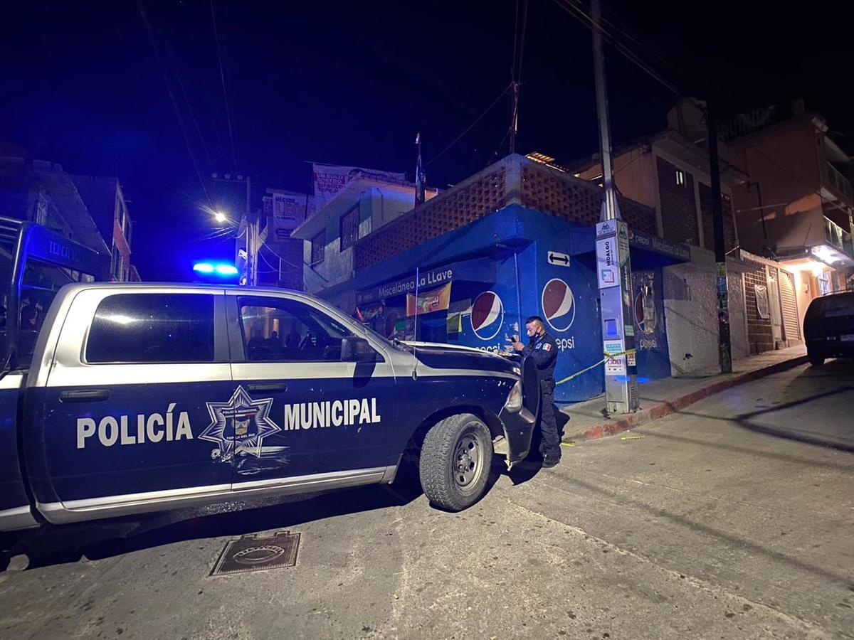 Policías de Tepeji acudieron al reporte de seguridad. (Francisco Villeda)