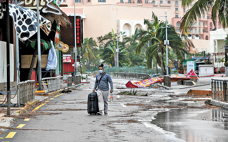 Cancún es la ciudad más afectada en el suministro de energía y el Aeropuerto Internacional no reinició operaciones. (EFE)
