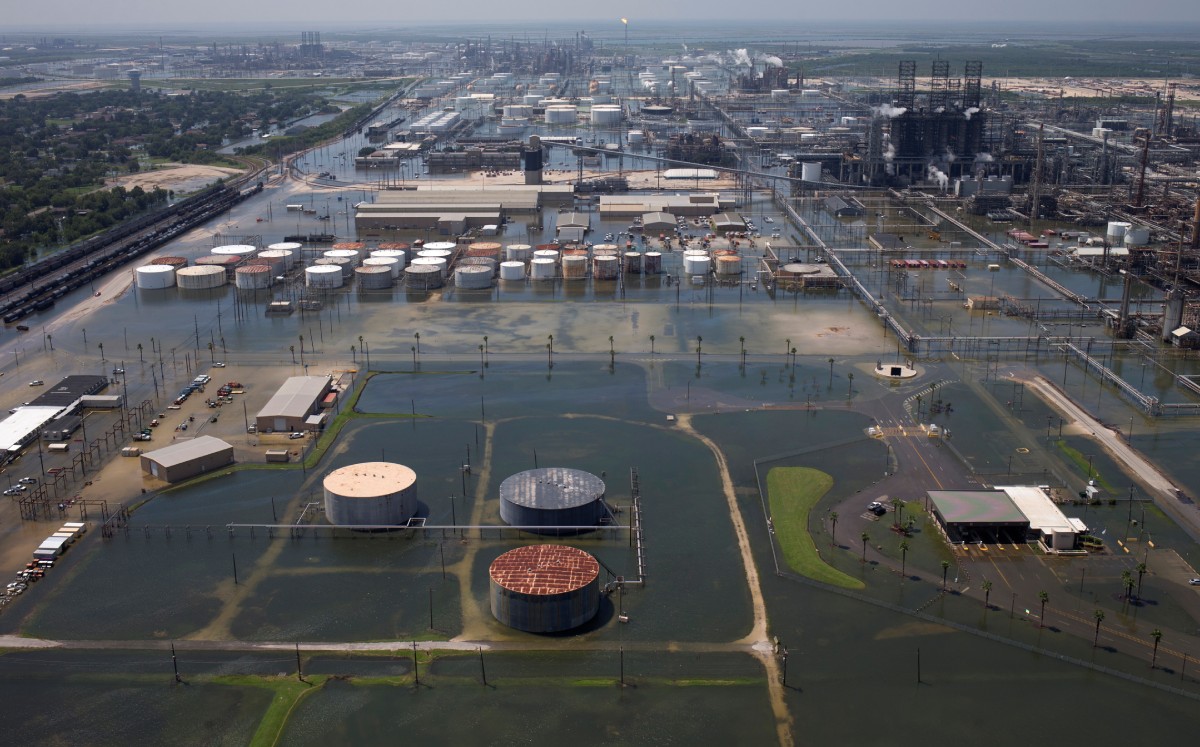 Inundaciones causadas por la tornenta Harvey en las instalaciones de Motiva Enterprises LLC, en Texas. Ago 2017. Foto: (Reuters)
