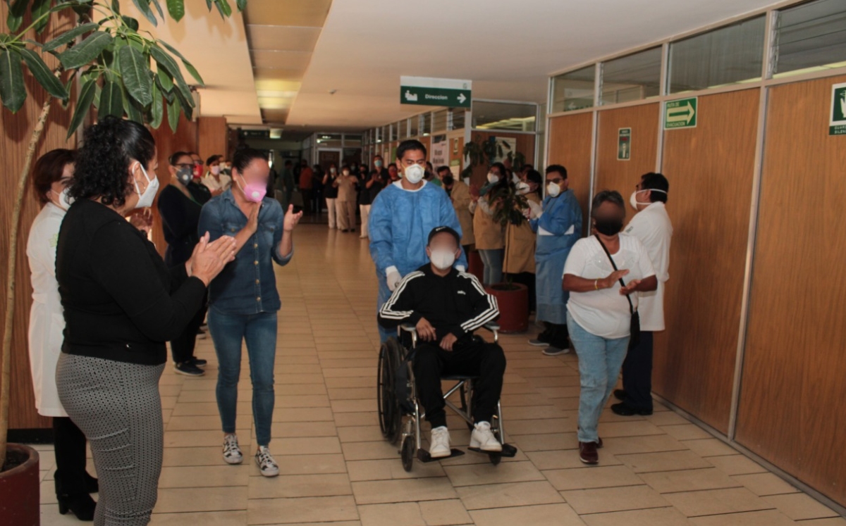 Luego de casi un mes en el hospital, Julio César pudo superar la enfermedad. (Especial)
