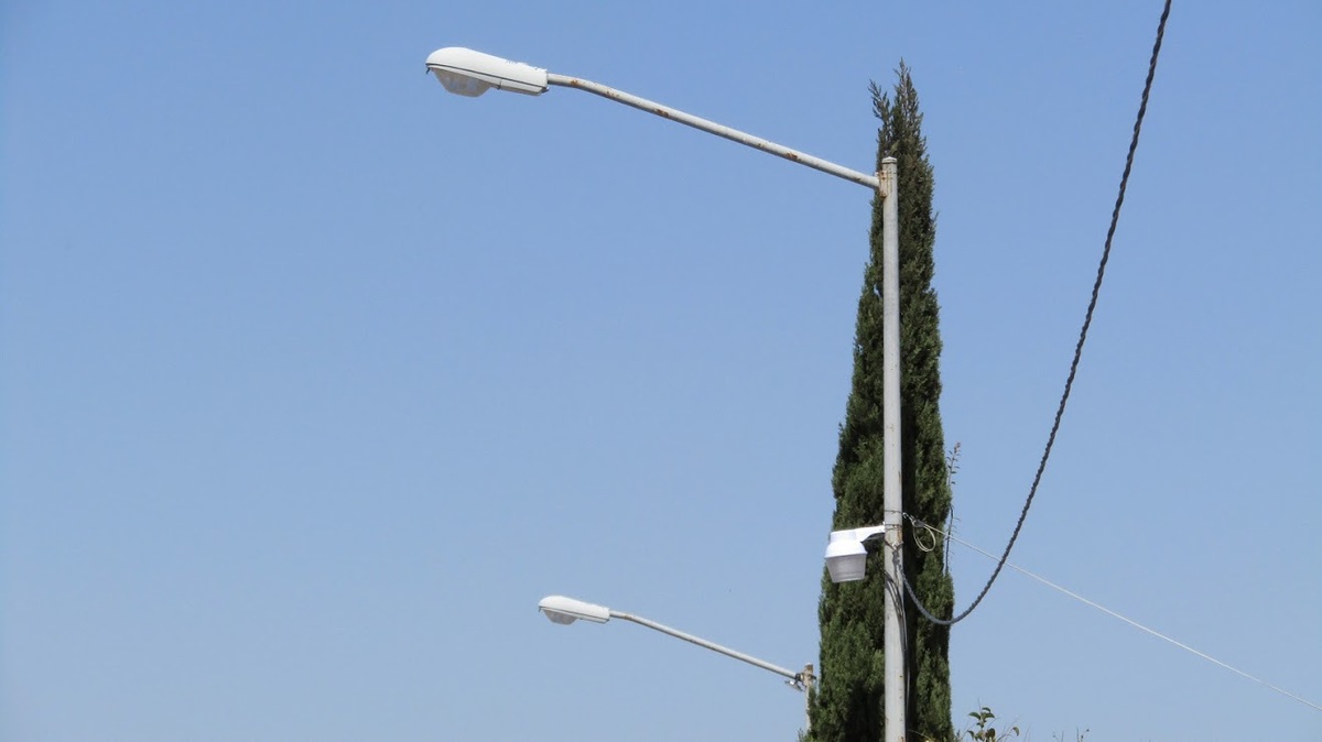 Vecinos de la colonia Colinas del Campestre II reportan falta de alumbrado público