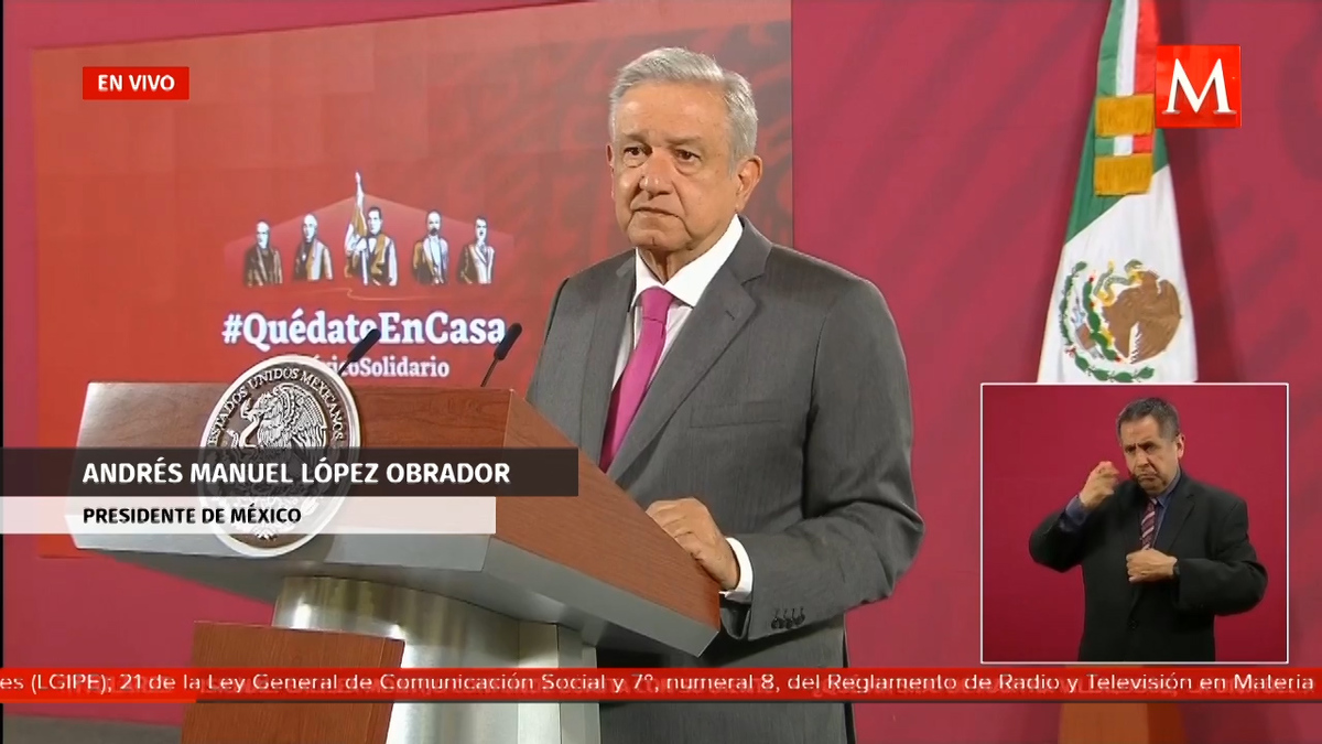AMLO pide a FRENAAA compartir Zócalo de CdMx una vez al mes con gobierno