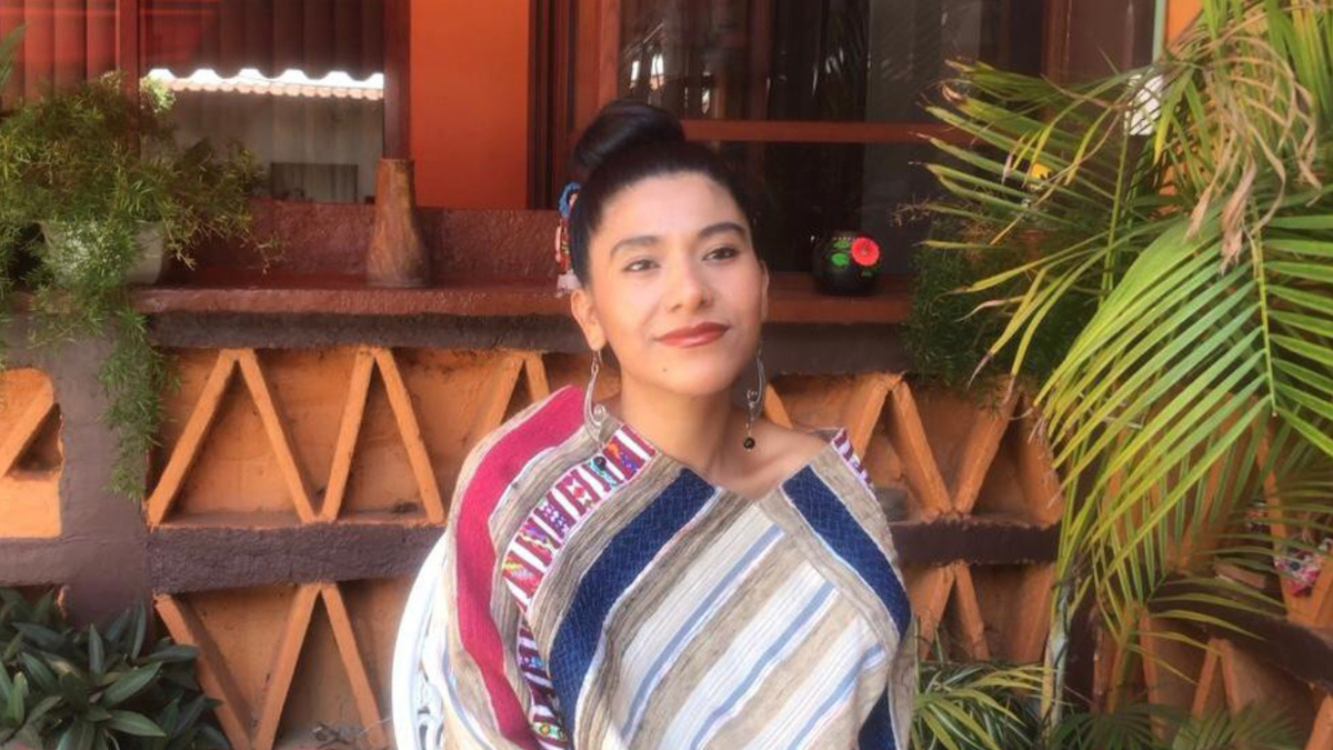 Diseñadora indígena promueve arte textil de Oaxaca en pasarelas internacionales