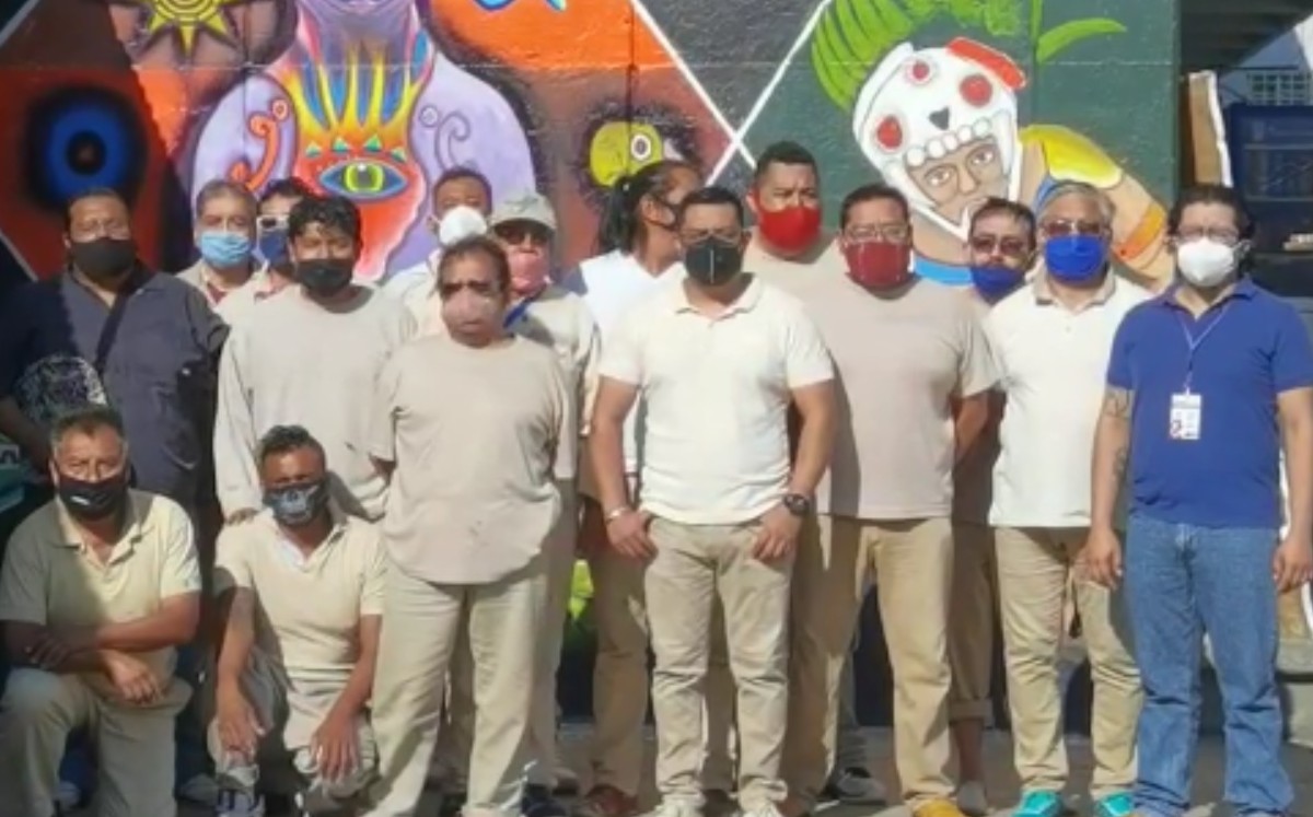 El mural fue pintado con acrílico, y se utilizaron brochas, rodillos y aerosoles. (Especial)