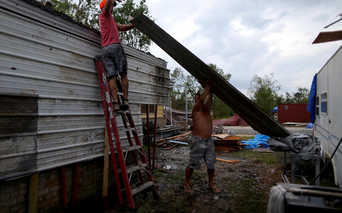 Según el NHC, Delta se está moviendo hacia el norte a una velocidad de 19 km/h y se espera que llegue a EU a tierra por la tarde. (Reuters)