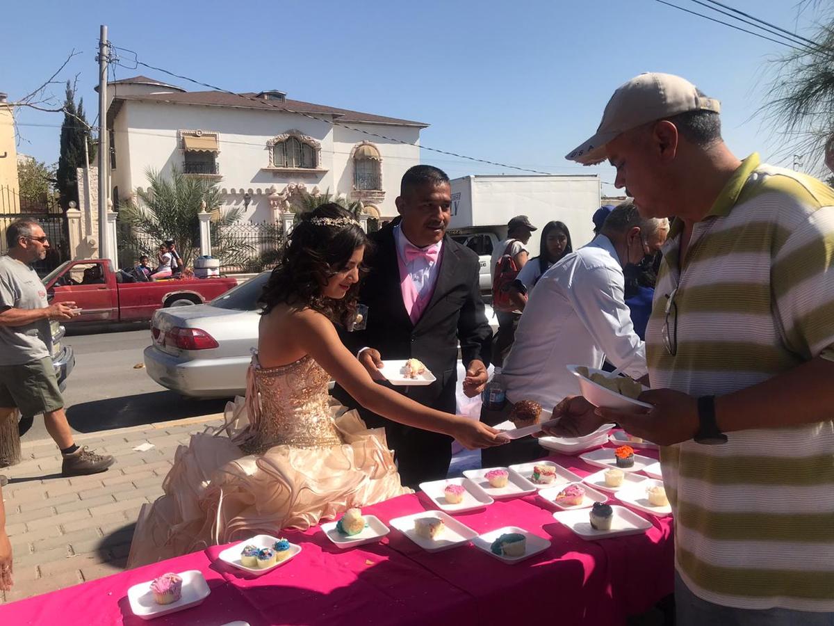 Suri Yamileth Solís Mayoral y su familia celebraron de forma diferente sus XV años. (Blanca Elizabeth Carmona)