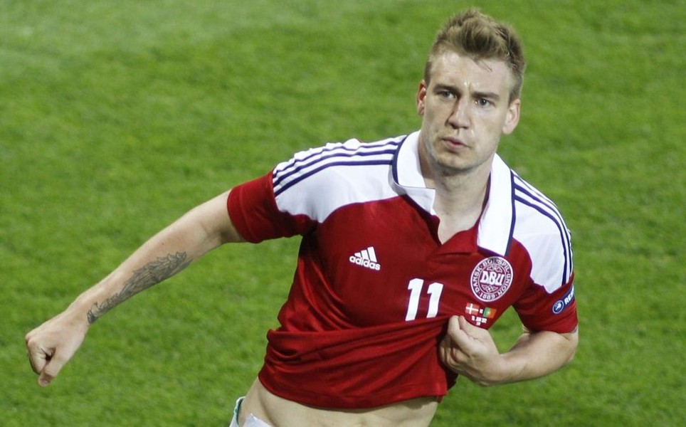 Nicklas Bendtner durante un partido con Dinamarca (Reuters)
